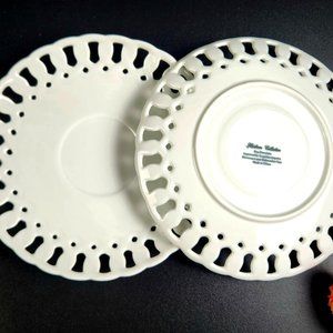 Vintage - Hairloom Collection Plates - Set of 2 - 6" Diameter